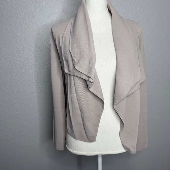Beautiful TSE light gray open draped waterfall sweater with lapels Small -cp - Picture 2 of 8